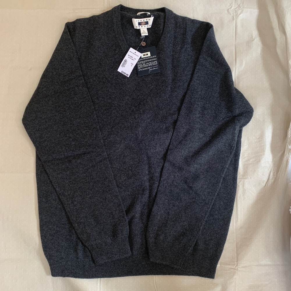 100% cashmere Joseph Abboud gray sweater